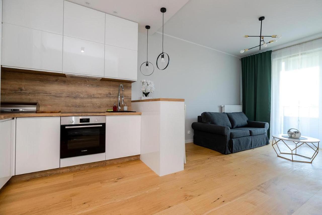 Apartamento Apart D&K Free Parking Komputerowa 8 Varsovia Exterior foto