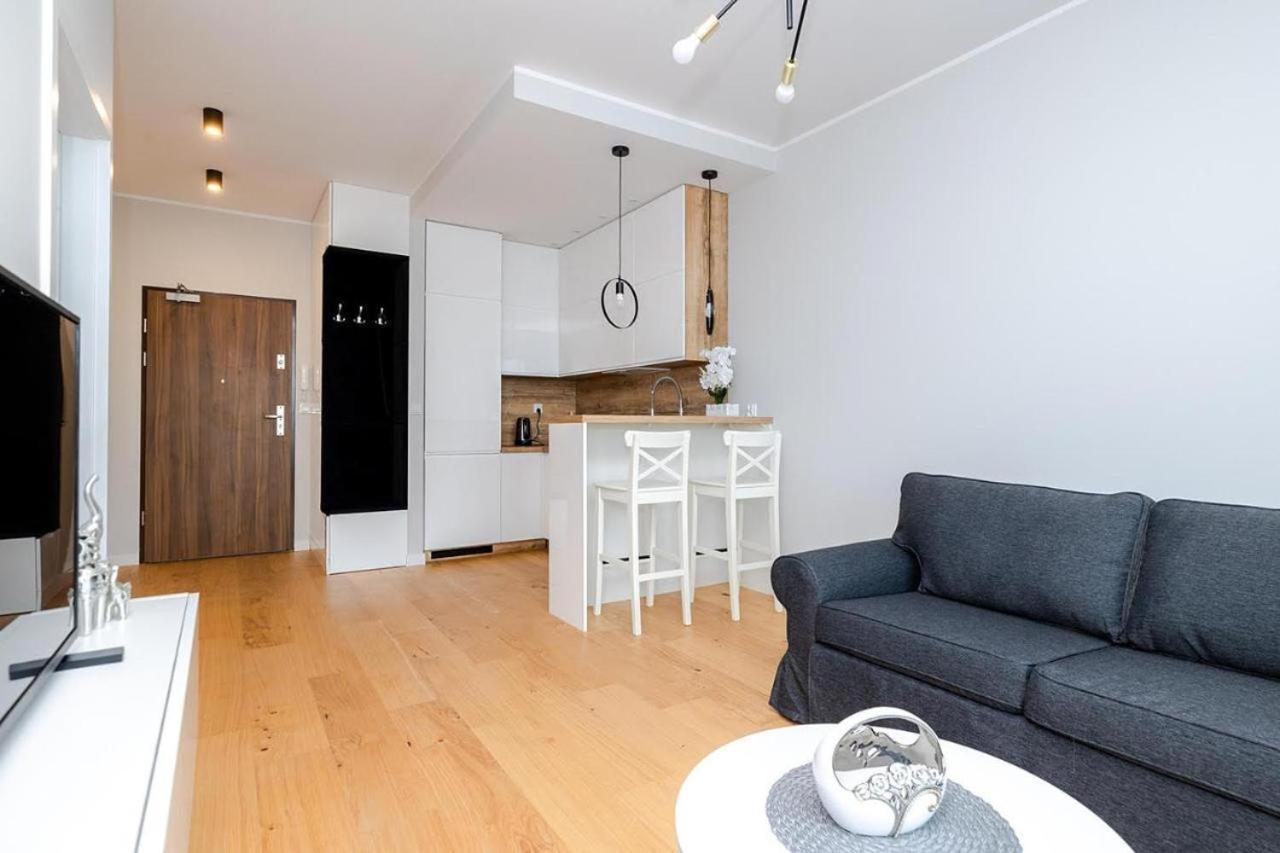 Apartamento Apart D&K Free Parking Komputerowa 8 Varsovia Exterior foto