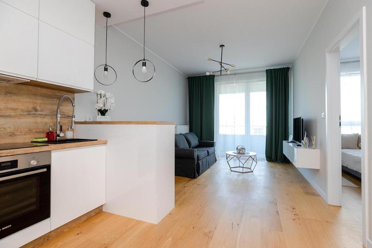 Apartamento Apart D&K Free Parking Komputerowa 8 Varsovia Exterior foto